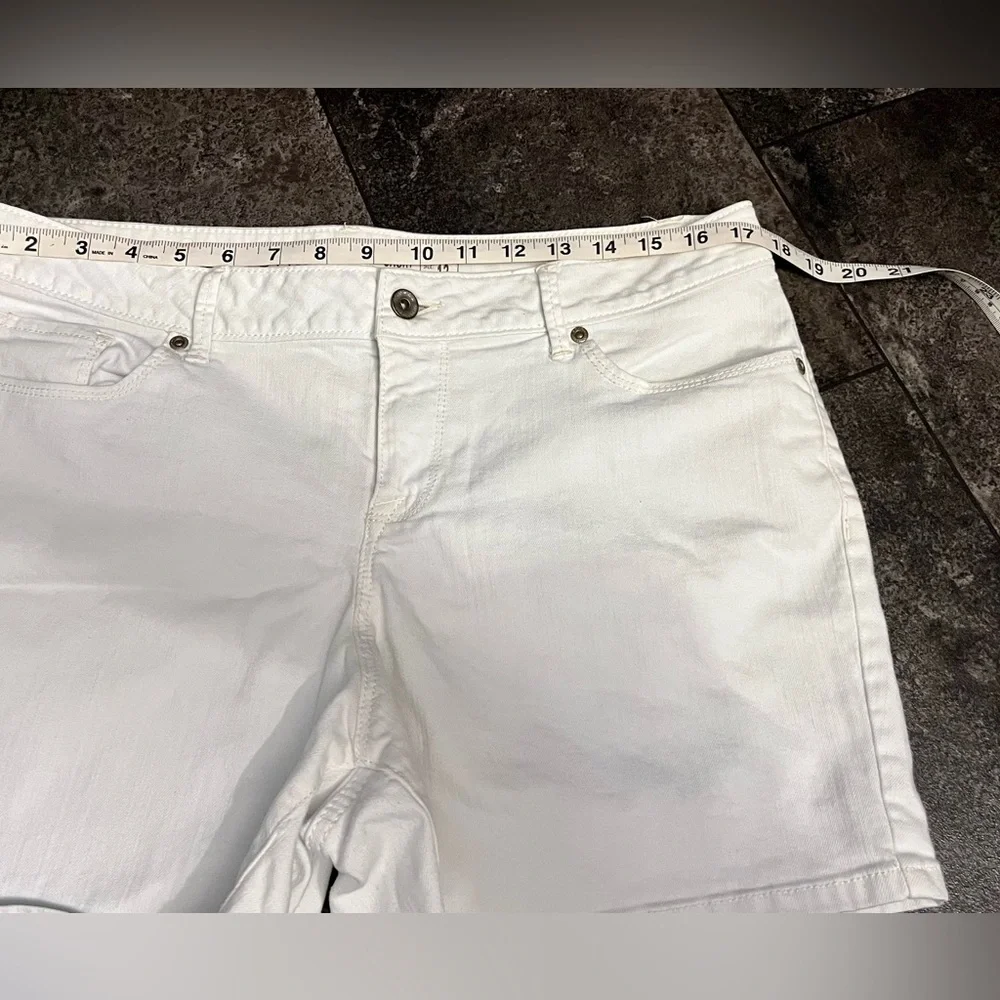 Sonoma White High Mid Shorts - Picture 3 of 10